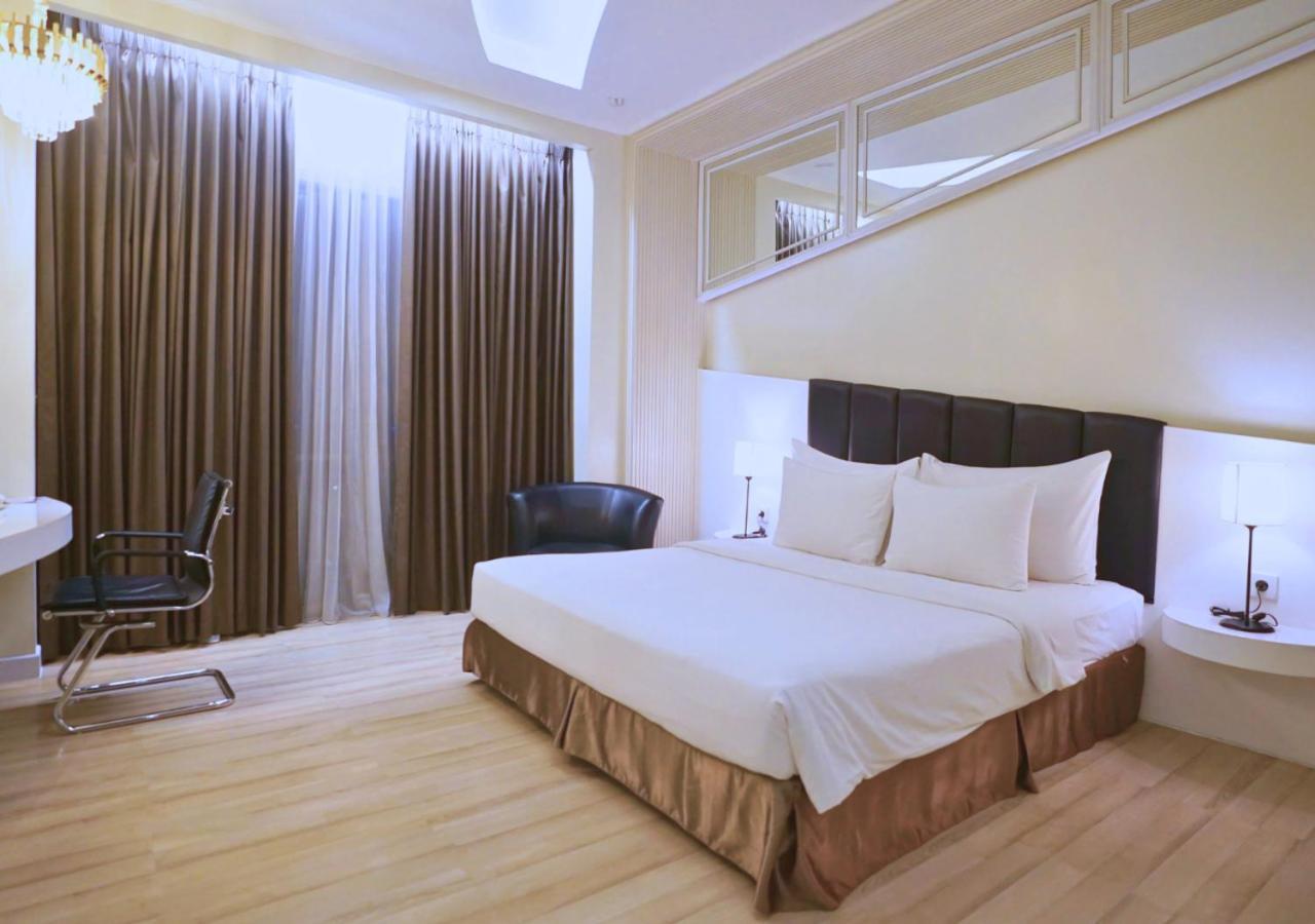 The Grantage Hotel & Sky Lounge Serpong Exterior foto